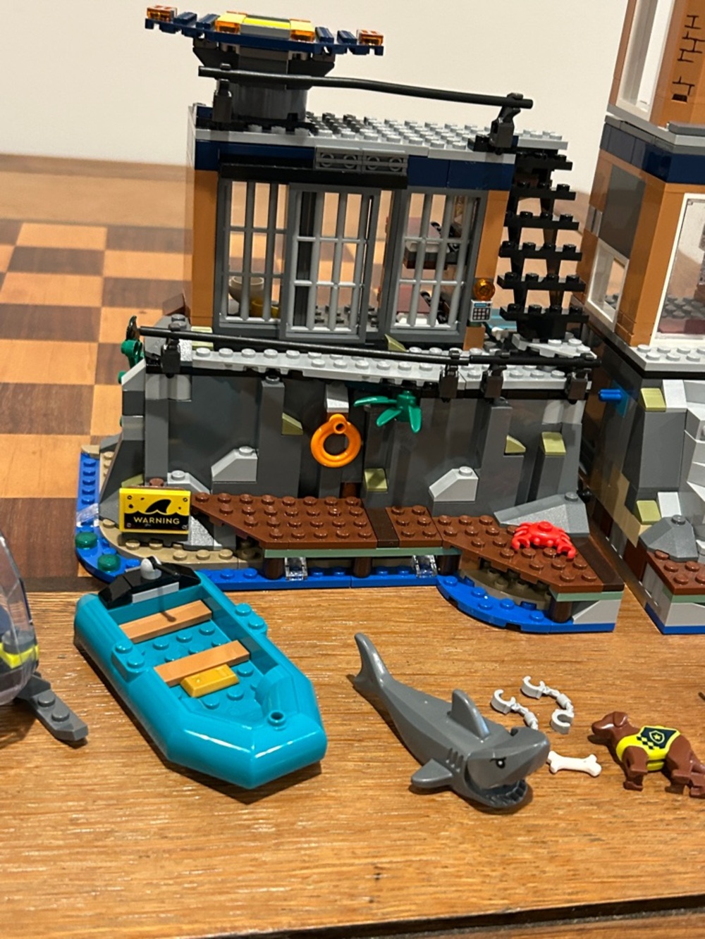 Lego City #60419 Police Prison Island - Picture 13 of 14
